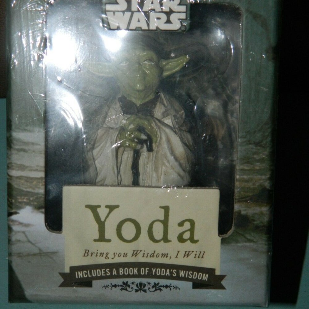 Star Wars Yoda Bring You Wisdom, I Will Figurine & Book Sealed Original 2010